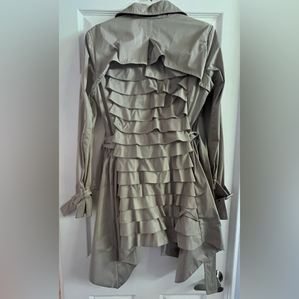 $400 BCBGMaxAzria Ruffle-Back Asymmetrical Ophelia Trench Jacket Coat - S - Picture 4 of 9